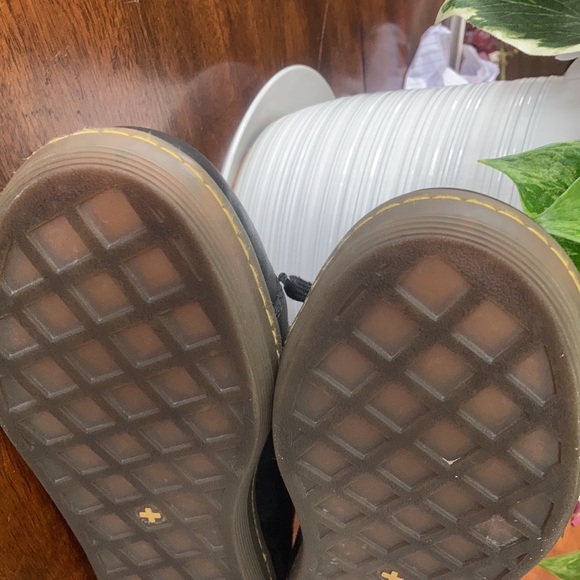 Dr. Martens 5 Eye black shoes unisex. - Picture 8 of 12